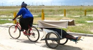 自転車で救急車をつくる活動 : サイクルロード ～自転車への道