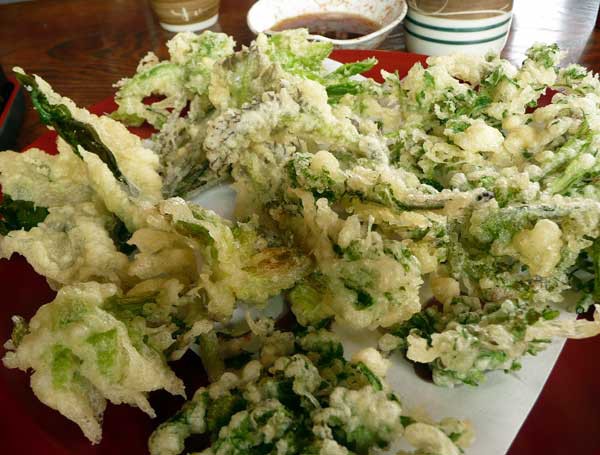 山菜ファンには垂涎の店 そば処さか家 鹿沼市中粕尾 Soba De Sova