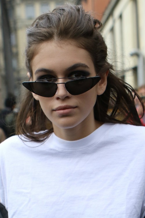 カイア ガーバー いくらなんでも痩せすぎ ガリガリのお腹をさらに強調したファッション 海外セレブファッション ブログ 最新スナップ おしゃれ情報が盛り沢山 Dailycelebritydiary