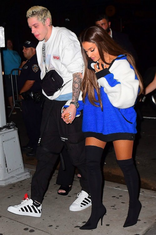 アリアナ グランデ 婚約者のピート デヴィッドソンとmtv Vmasのアフターパーティーに登場 海外セレブファッションブログ 最新スナップ おしゃれ情報が盛り沢山 Dailycelebritydiary