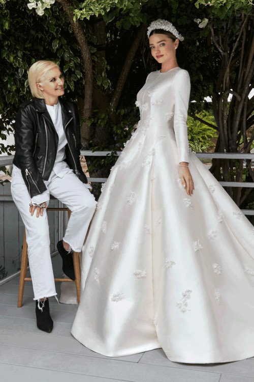 ミランダ カー 花嫁姿をついに初公開 うっとりするほど美しいウェディングドレスは Dior 海外セレブ最新画像 私服ファッション レッドカーペット速報 セレブファッションブログ Dailycelebritydiary