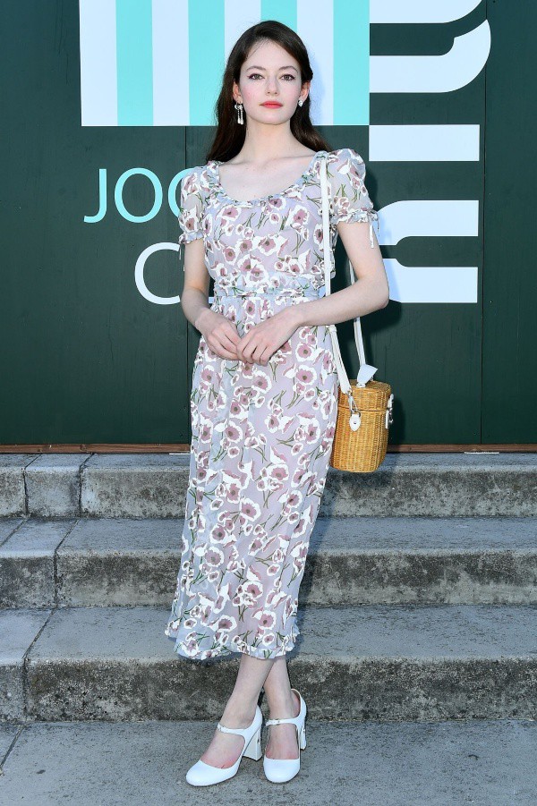 マッケンジー フォイ ミュウミュウ 年クルーズコレクションをフロントロウでチェック 海外セレブファッションブログ 最新スナップ おしゃれ情報が盛り沢山 Dailycelebritydiary