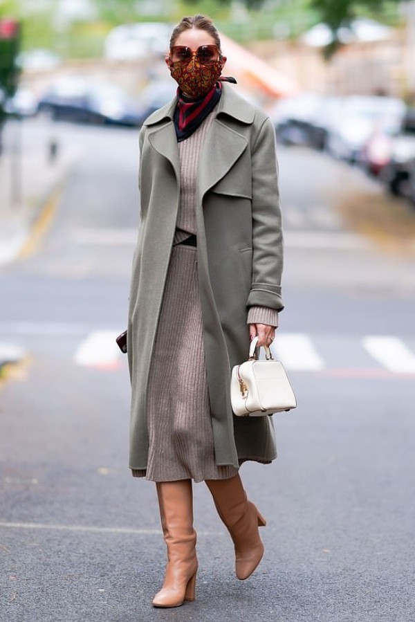 オリヴィア パレルモ くすみグレーのニットセットアップにロングブーツを合わせた秋コーデでお出かけ 海外セレブファッション ブログ 最新スナップ おしゃれ情報が盛り沢山 Dailycelebritydiary