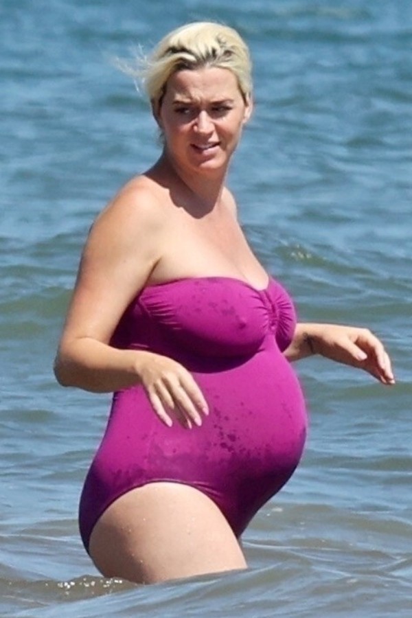 ケイティ ペリー 出産間近のマタニティshot 大きなお腹にフューシャピンクの水着姿をキャッチ 海外セレブファッションブログ 最新スナップ おしゃれ情報が盛り沢山 Dailycelebritydiary