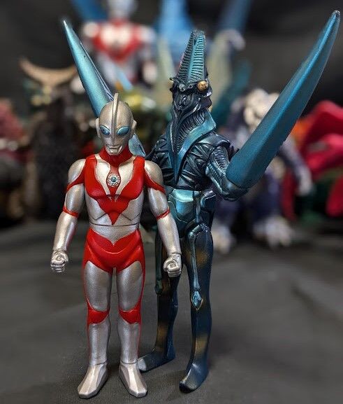 ウルトラマンパワード＆登場怪獣・宇宙人（バンダイ）ソフビコンプリート18体＋２ m91780229238_1.jpg?1724899395