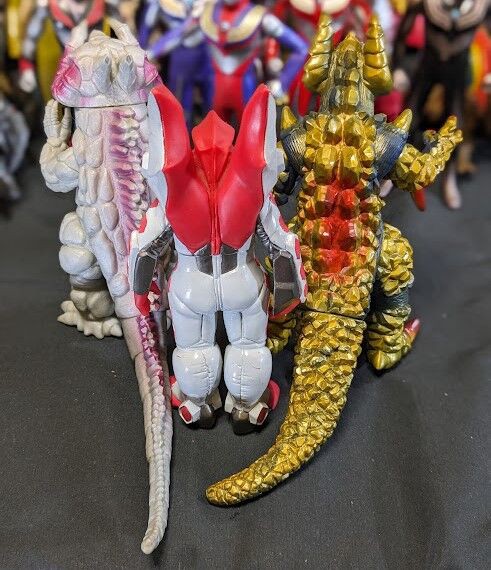 ウルトラマンティガ＆登場怪獣・宇宙人（バンダイ）ソフビフィギュア34体セット ウルトラマンティガ＆登場怪獣・宇宙人（バンダイ）ソフビフィギュア34