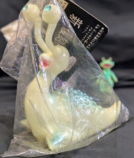 蓄光ゴメス＆ナメゴン（ブルマァク復刻）未開封ソフビ2体セット