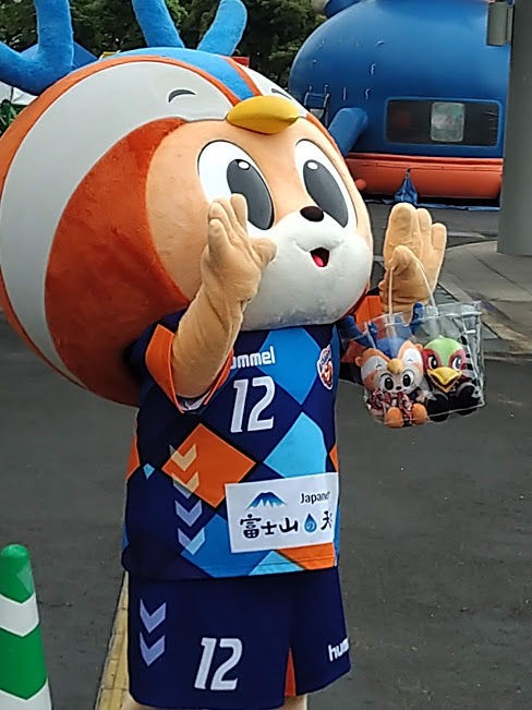 ヴィヴィくんと元長崎ゴールキーパーズとの再会 ｊリーグマスコットのことばかり考えるブログ