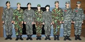 タリバン兵士が韓国軍 型落ち戦闘服 カエル戦闘服 着用のワケ すぐ燃える韓国軍の迷彩服 テレビにだまされないぞぉ