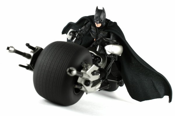 S.H.フィギュアーツ バットポッド(The Dark Knight)(魂ウェブ商店限定) z2zed1b Amazon.co.jp: S.H.フィギュアーツ バットポッド(The Dark