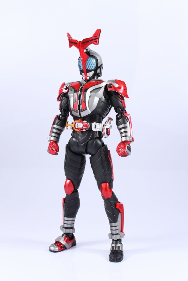 S.H.Figuarts（真骨彫製法） 仮面ライダーガタック ハイパーフォーム