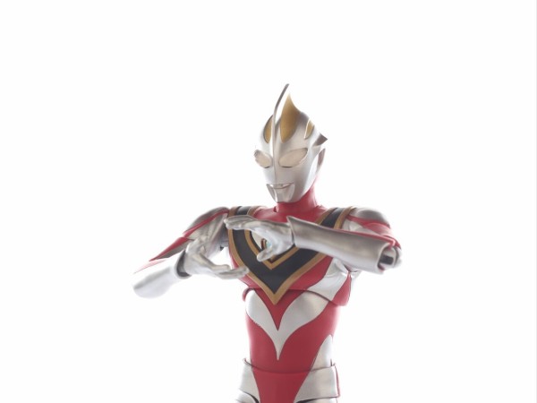 レビュー】S.H.フィギュアーツ ウルトラマンガイア(V2) 真骨彫
