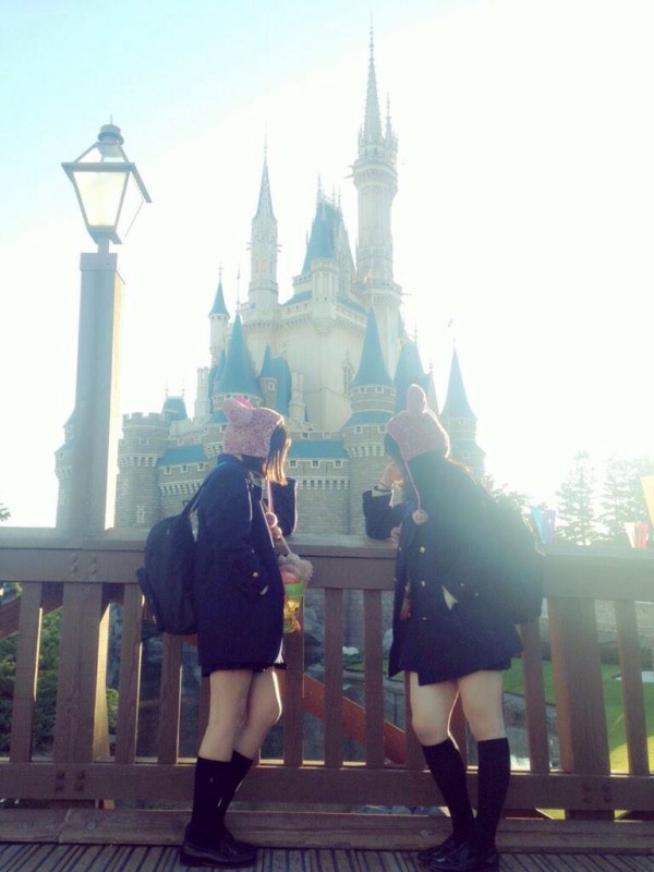 制服ディズニーとかいう太もも画像ｗｗｗ はれぞう