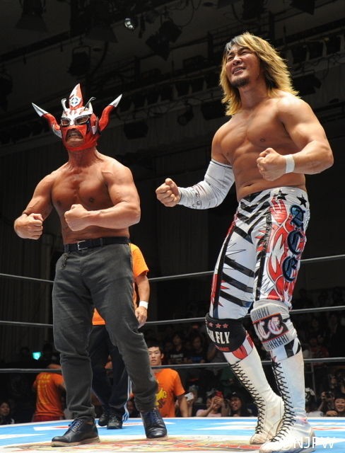 プロレス 獣神サンダー ライガーが 怒りの脱衣 を行い棚橋弘至 レイ ミステリオとタッグ結成を宣言 芸能エンタメ Darkside