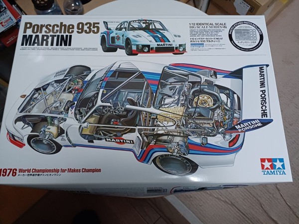 TAMIYA ポルシェ 935ターボ 1/12 プラモ製作] タミヤ 1/12 マルティーニポルシェ935ターボ 第六十