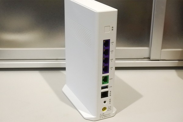 KDDI ホームゲートウェイHGW-BL1500HM とONU-2 H03NU6 KDDI ホーム