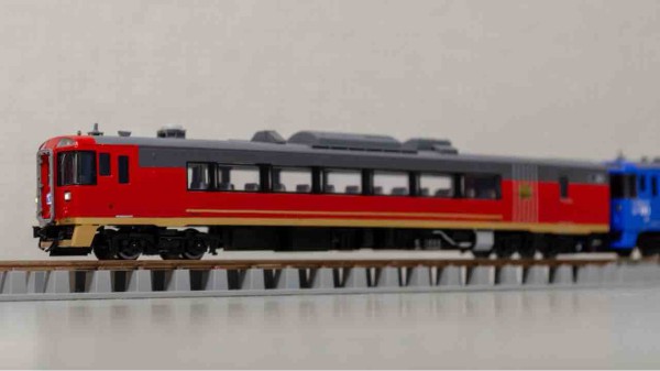 JR キハ183-6000系ディーゼルカー(お座敷車)セット｜製品情報