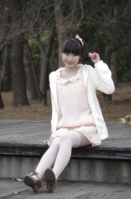 芹沢希 3 Dd0ne Cafe