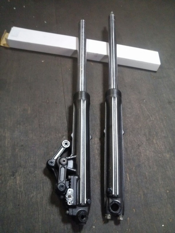 フロントフォーク・・・CBX400F : Deep Fieldのスタッフblog
