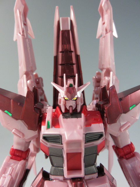 HGBF Hi-νガンダムヴレイブアメイジング Ver.紅の彗星 レビュー