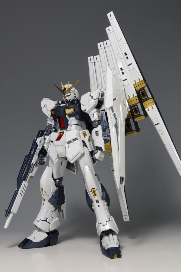 RG νガンダム チタニウムフィニッシュ+RG 易かっ サザビースペシャルコーティング