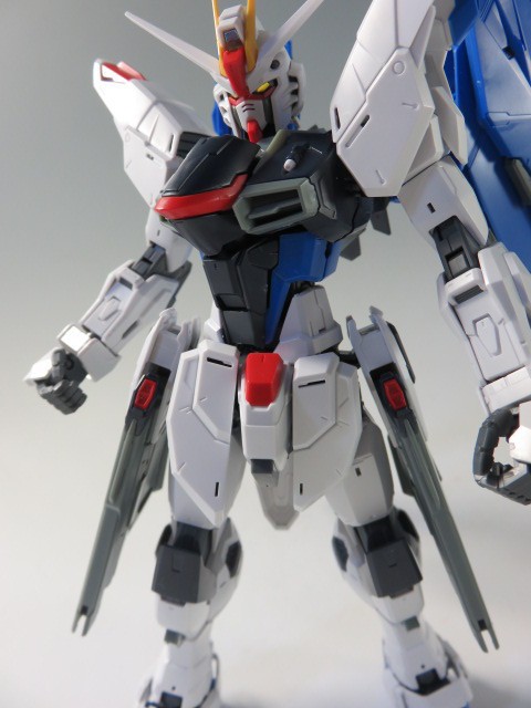 ＭＧ 1/100 フリーダムガンダム Ｖｅｒ．２．０ | 機動戦士ガンダムSEED フィギュア・プラモデル・プラキット | アニメグッズ  ・おもちゃならプレミアムバンダイ｜バンダイナムコグループの公式通販サイト