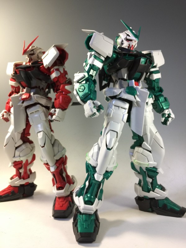 PG ガンダムアストレイ グリーンフレーム セブン-イレブンカラー レビュー : デンデロの消失