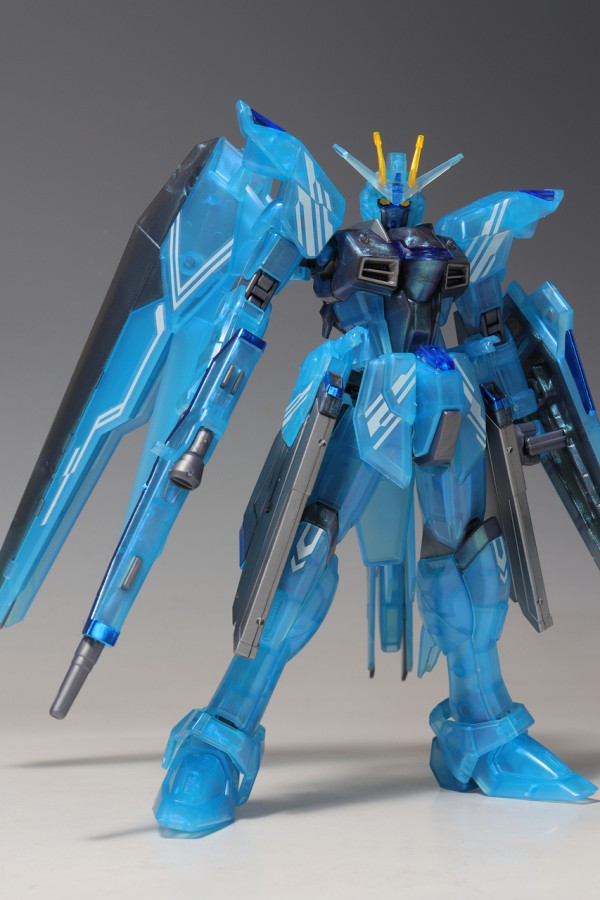 FREEDOM HG フリーダムガンダム [ポラライズドクリア] ガンプラ HG フリーダムガンダム ［ポラライズドクリア］ : デンデロの消失