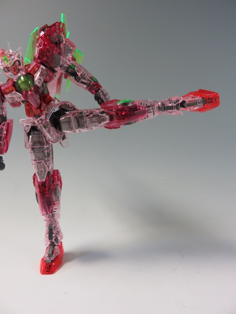 RG ダブルオークアンタ トランザムクリアVer.のレビュー紹介