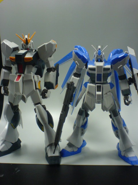 HGUC Hi-νガンダム レビュー : デンデロの消失
