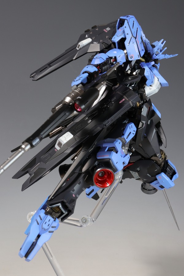 mg ガンダムヴィダール全塗装完成品塗り分け追加水転写シール仕上げ