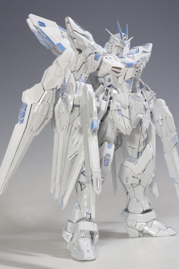 MGEX ストライクフリーダムガンダム ［TWILIGHT COATING