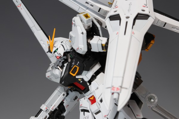 RG νガンダム (ダブル・フィン・ファンネル装備型) 塗装/完成 RG νガンダム (ダブル・フィン・ファンネル装備型) 塗装/完成