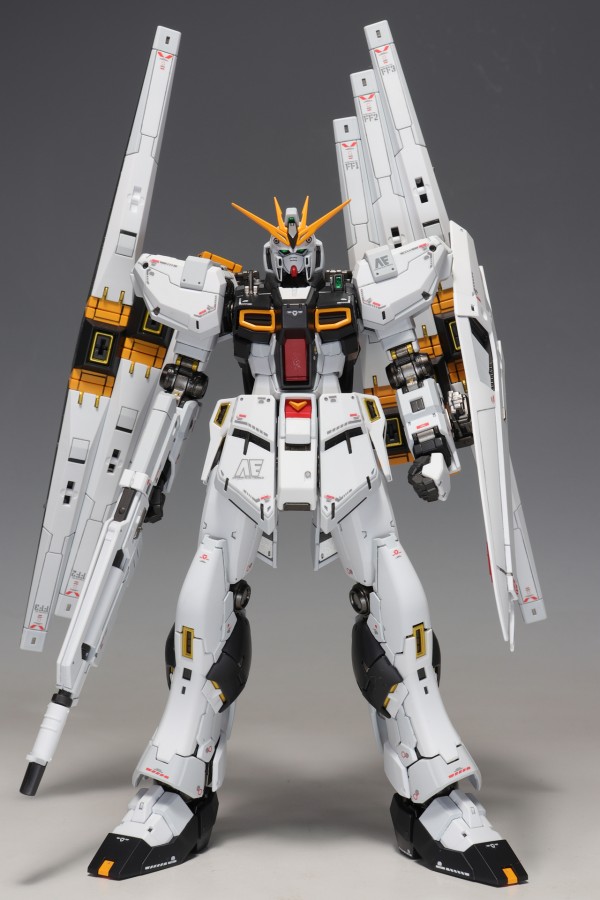 ガンダムサイドF限定　RG νガンダム　ダブルフィンファンネル装備型　完成品 RG νガンダム （ダブル・フィン・ファンネル装備型） 塗装/完成