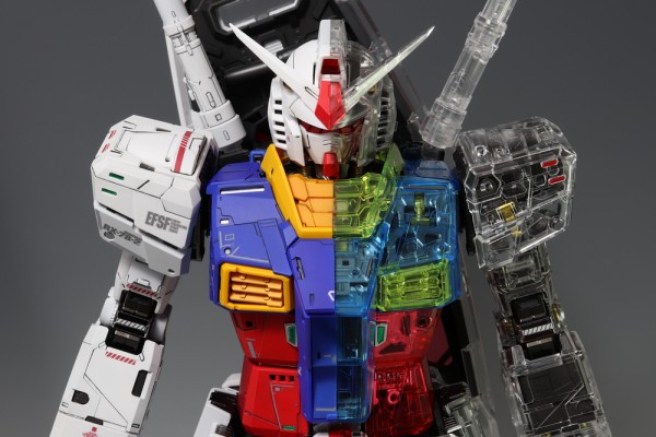RX-78-2 GUNDAM PG UNLEASHED ＆ クリアカラーボディ PG UNLEASHED 1/60 RX-78-2 ガンダム クリアカラーボディ」を11