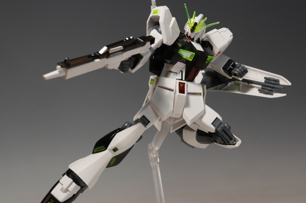 一番くじ　EG　 νガンダム　ソリッドクリア　全塗装完品（クリアパーツ以外） 一番くじ EG νガンダム ソリッドクリア 全塗装完品（クリア