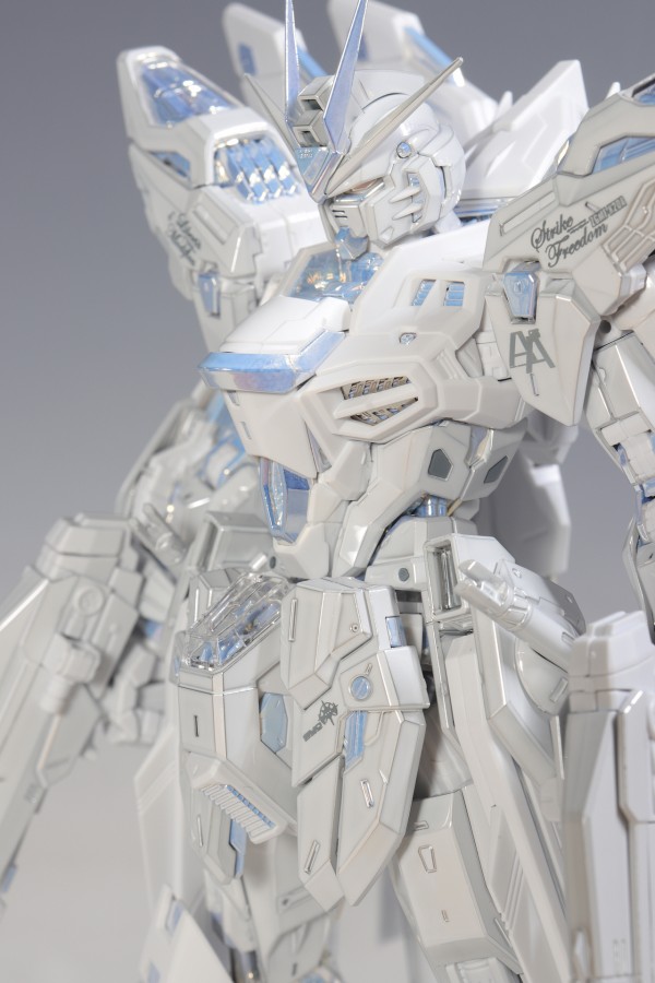 MGEX ストライクフリーダムガンダム ［TWILIGHT COATING