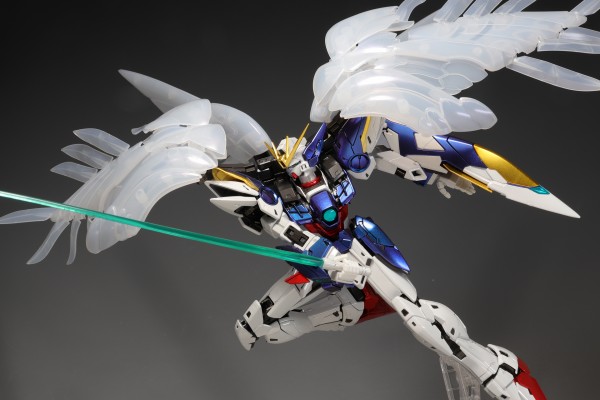 MG ウイングガンダムゼロ EW Ver.Ka チタニウムフィニッシュ（＋クリア