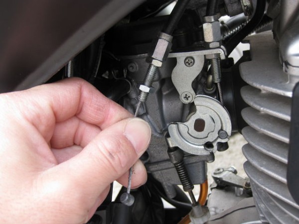 スロットルホルダー交換 ハンドル切断 前編 Good Fellasへようこそ