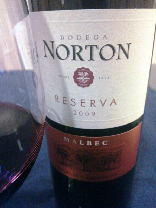 スマートなマルベック ボデガ ノートン マルベック レゼルヴァ 2009 Bodega Norton Malbec Reserva 2009 ほぼ完璧 ボルドーガイド