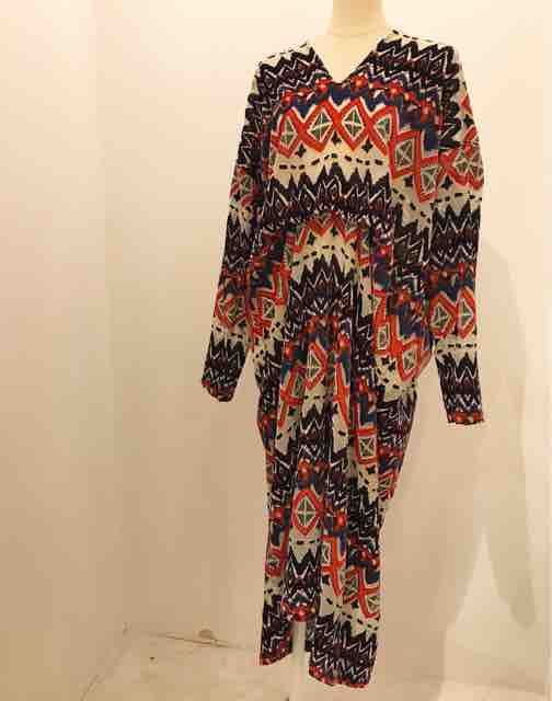 変わった柄のブラウスとワンピース Tres Bon Salon Oita Department Blog