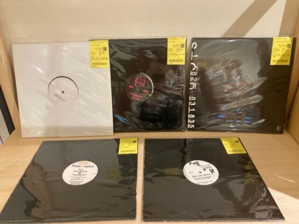 90年代deephouseを中心としたクラブ系の12インチ。50枚 90年代deephouseを中心としたクラブ系の12インチ。50枚