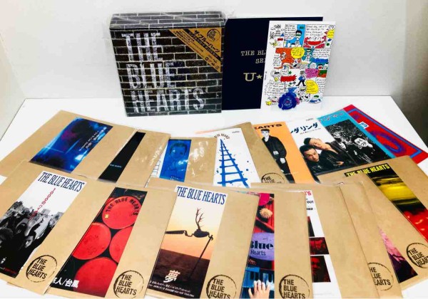 ◇◇ザ・ブルーハーツ中古シングルレコードBOXセット、再発盤帯