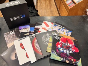 Oasisレコードまとめ売り② アクスタ付！】oasis「COMPLETE 7INCH SINGLES COLLECTION BOX1