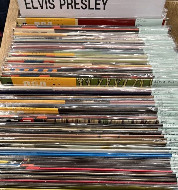 11/28(木) ELVIS PRESLEY！ 中古レコード、書籍 まとまって入荷