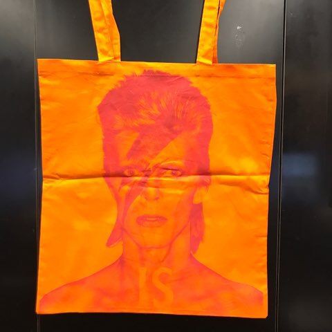 デヴィッド・ボウイ大回顧展『DAVID BOWIE is』オフィシャルグッズ入荷 ...