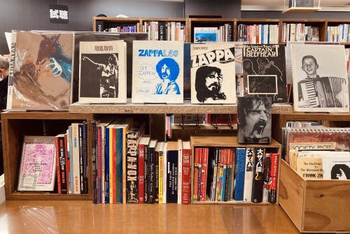 フランク・ザッパ 関連本/メモラビリア 100点入荷！ : ディスク