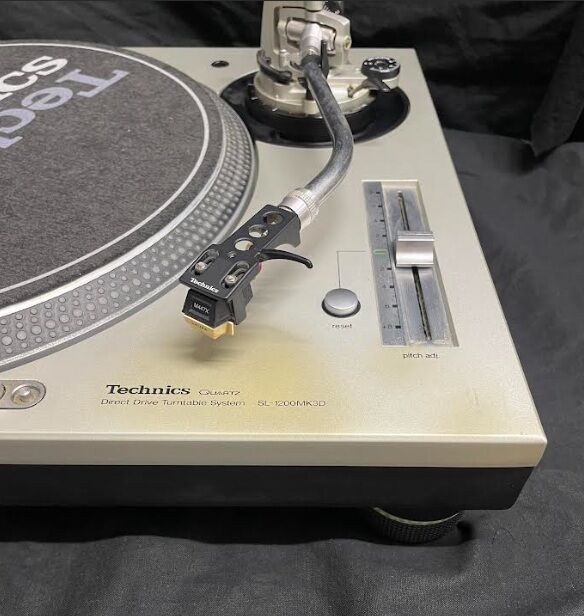 中古/ターンテーブル】TECHNICS / SL1200MK3D(silver) 入荷しました