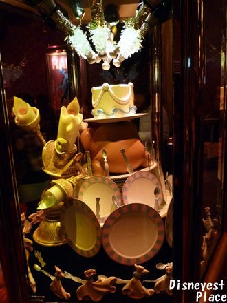 ガラスケース（東京ディズニーランド） グラス、ジュエリーケース、壁飾り！東京ディズニーランド開園42周年