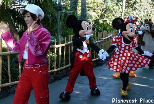 スーパードゥーパーに向かうキャラたち Disneyest Place